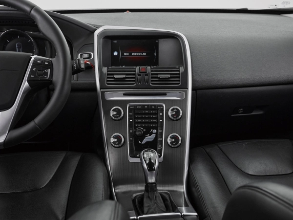 Volvo XC60, I Рестайлинг фото №15