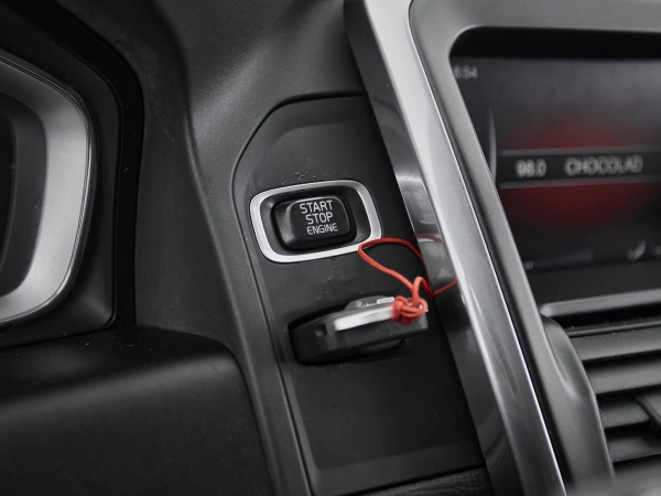 Volvo XC60, I Рестайлинг фото №18