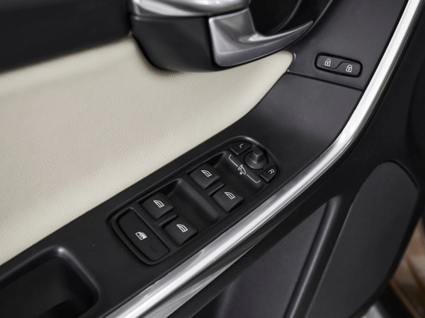 Volvo XC60, I фото №12