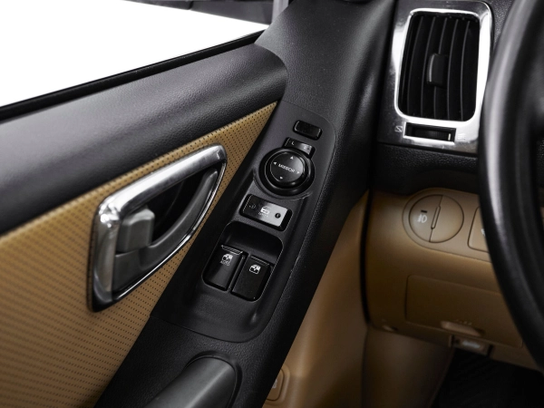 Hyundai Grand Starex, I фото №12