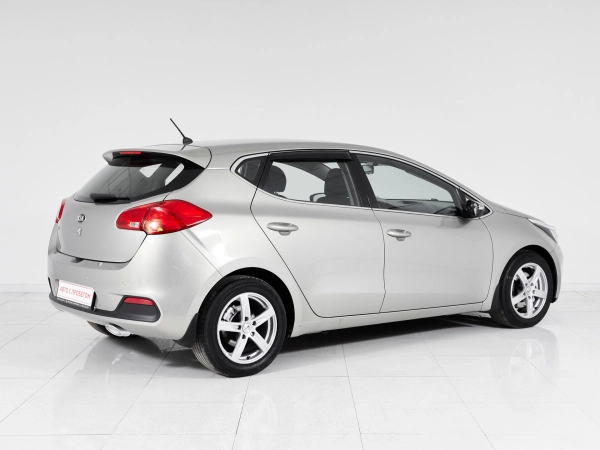 Kia Ceed, II фото №4