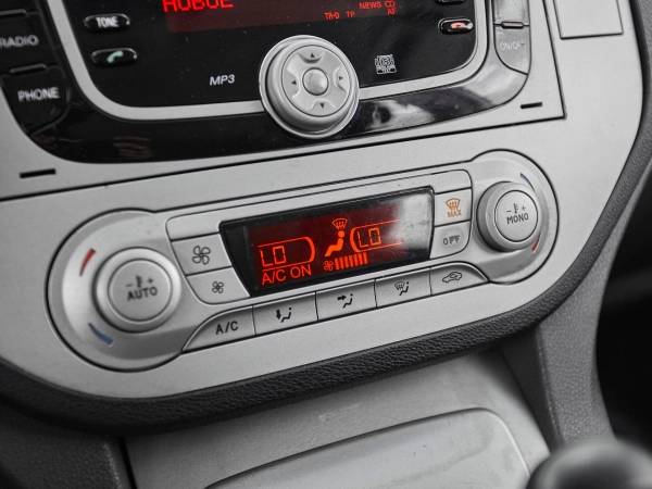 Ford Kuga, I фото №17