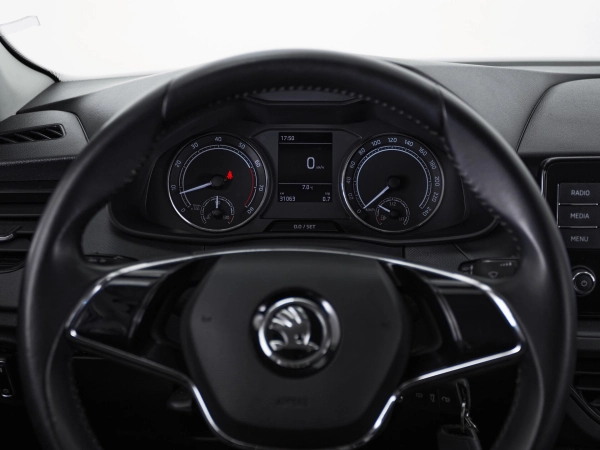 Skoda Rapid, II фото №11