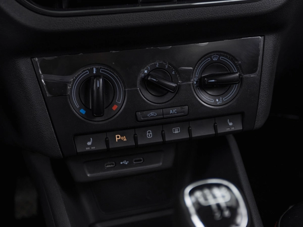 Skoda Rapid, II фото №16