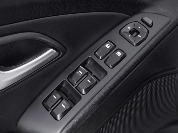 Hyundai ix35, I фото №11
