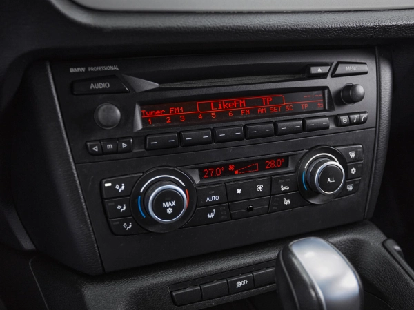 BMW X1, I (E84) фото №13