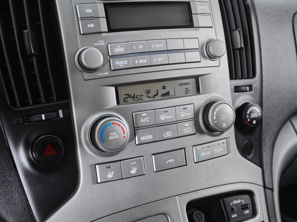 Hyundai Grand Starex, I фото №11
