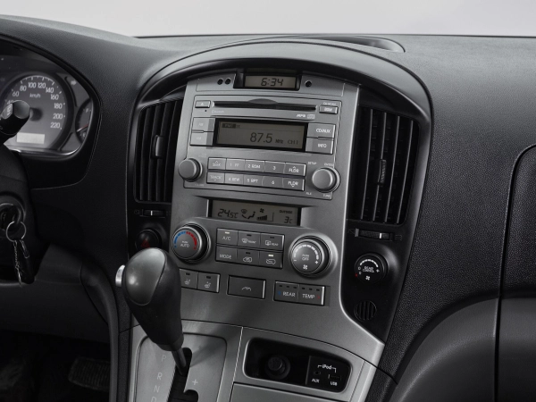 Hyundai Grand Starex, I фото №15