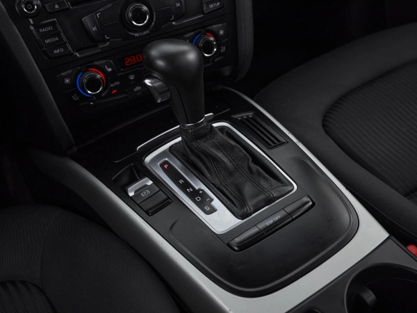 Audi A4, IV (B8) фото №12