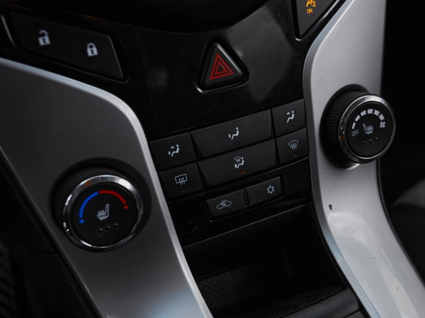 Chevrolet Cruze, I Рестайлинг фото №14