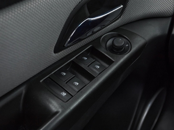 Chevrolet Cruze, I Рестайлинг фото №12