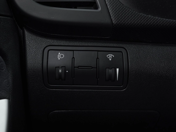 Hyundai Solaris, I фото №13