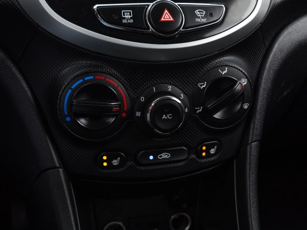 Hyundai Solaris, I фото №14