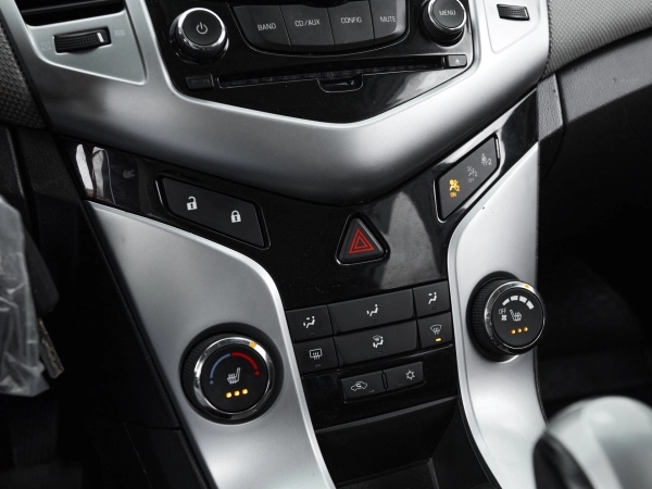 Chevrolet Cruze, I Рестайлинг фото №11