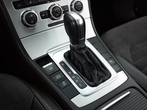 Volkswagen Passat, B7 фото №15
