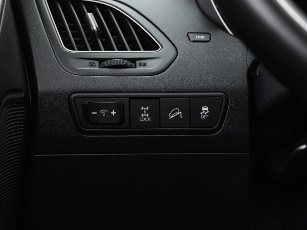 Hyundai ix35, I фото №12