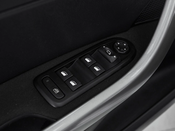 Peugeot 408, I фото №10