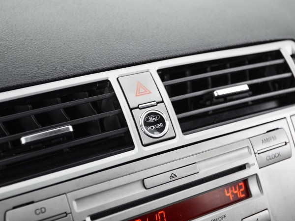 Ford Kuga, I фото №15