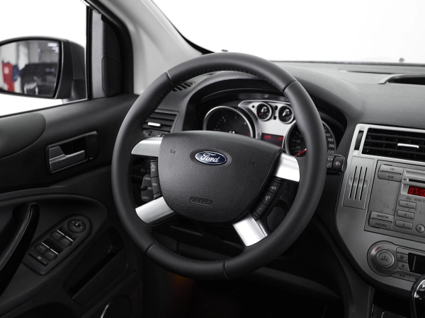 Ford Kuga, I фото №18