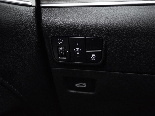 Kia K5, III фото №13