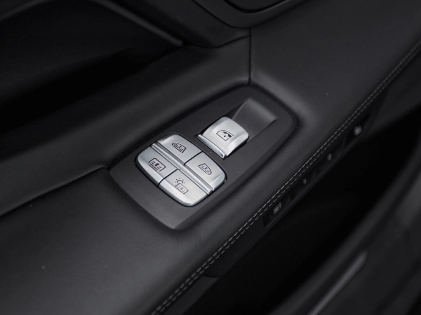 BMW 7 серии, VI (G11/G12) Рестайлинг фото №32