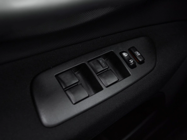 Toyota Auris, I фото №14