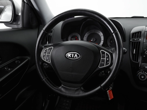 Kia Ceed, I фото №12