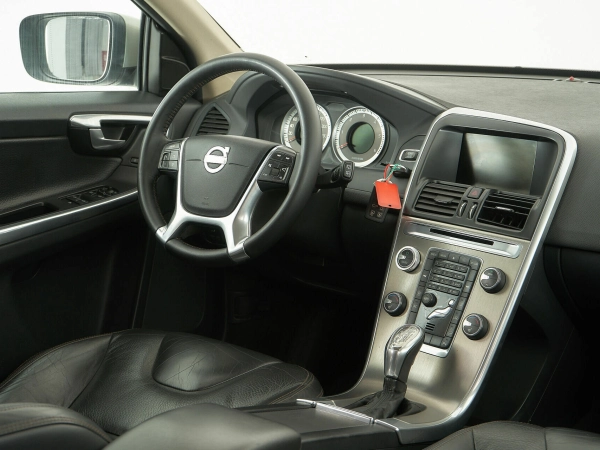 Volvo XC60, I Рестайлинг фото №13