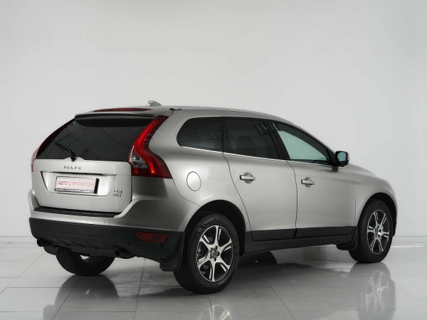 Volvo XC60, I Рестайлинг фото №5