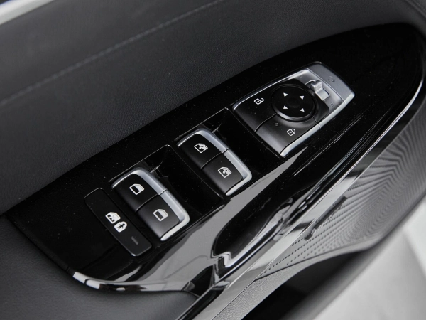 Kia K5, III фото №17