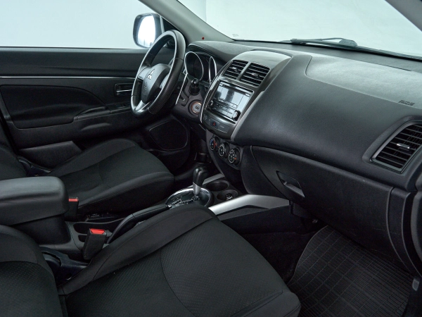 Mitsubishi ASX, I Рестайлинг фото №10