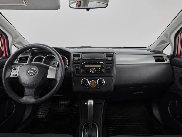 Nissan Tiida, I фото №7