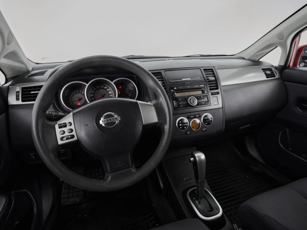 Nissan Tiida, I фото №8