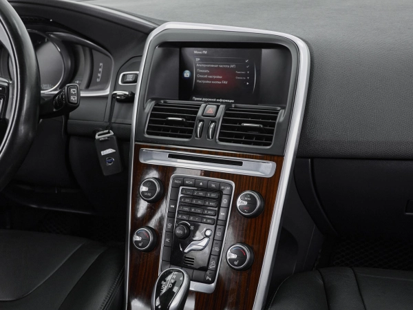 Volvo XC60, I Рестайлинг фото №17