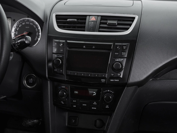 Suzuki Swift, IV фото №11