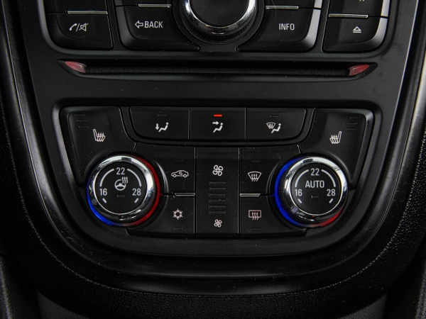 Opel Mokka, I фото №14