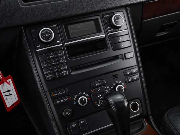 Volvo XC90, I Рестайлинг фото №13