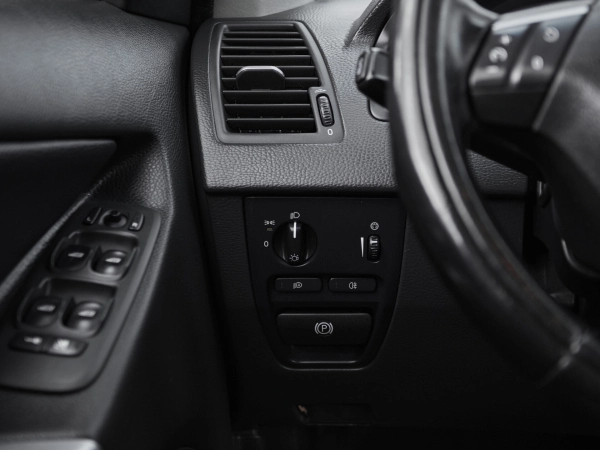 Volvo XC90, I Рестайлинг фото №15