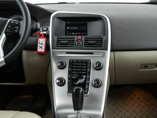 Volvo XC60, I фото №17
