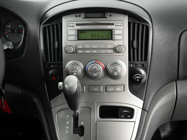 Hyundai Grand Starex, I фото №13