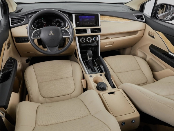Mitsubishi Xpander, I фото №12