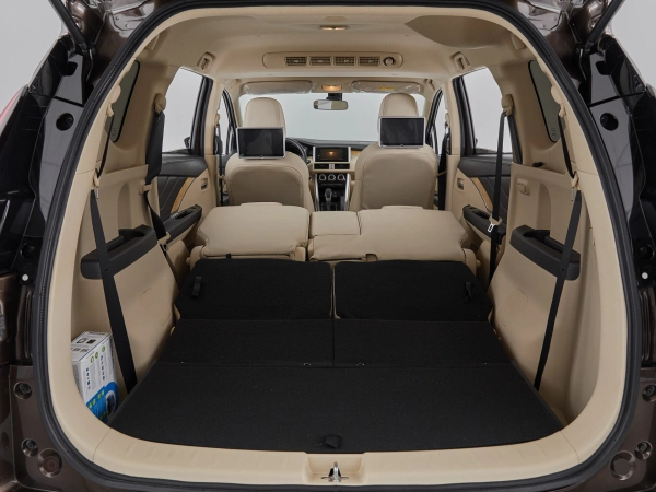 Mitsubishi Xpander, I фото №9