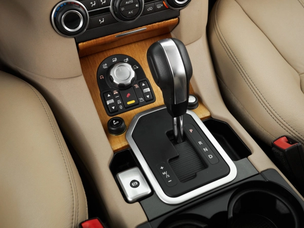 Land Rover Discovery, IV фото №15