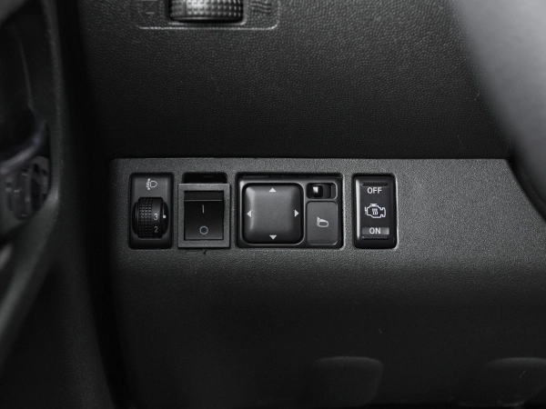 Nissan Navara (Frontier), III (D40) фото №14