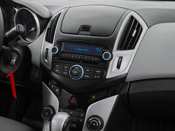 Chevrolet Cruze, I Рестайлинг фото №16