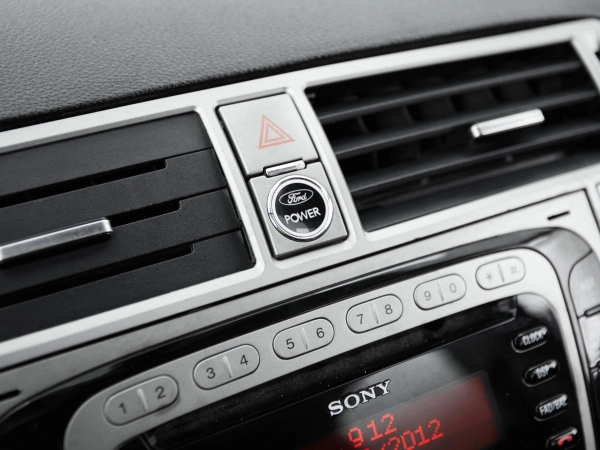 Ford Kuga, I фото №17