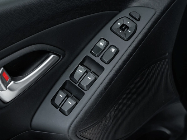 Hyundai ix35, I фото №12