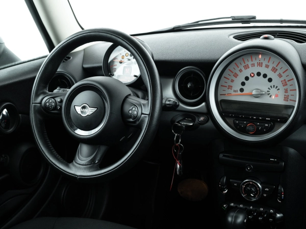 MINI Hatch, II (R56) Рестайлинг фото №17