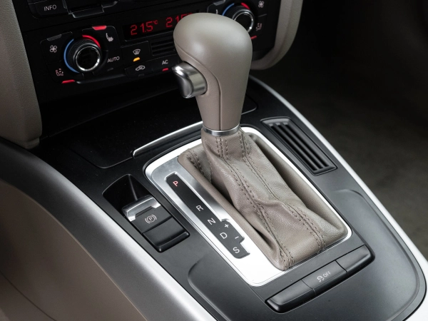 Audi A4, IV (B8) фото №12
