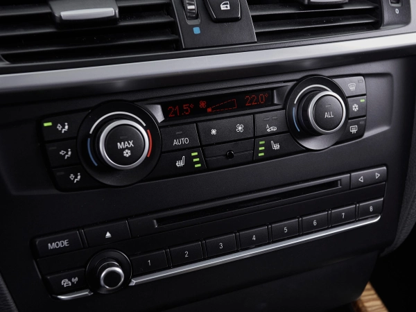 BMW X3, II (F25) фото №17